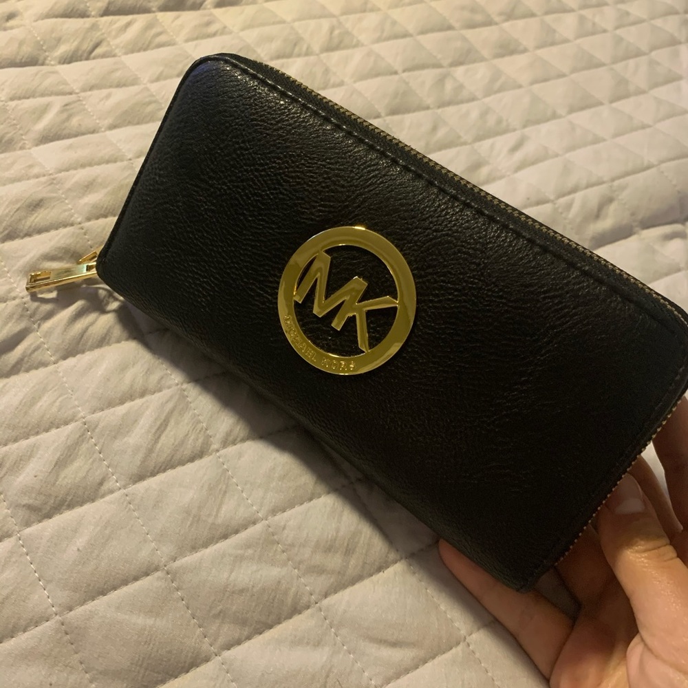 Michael Kors wristlet